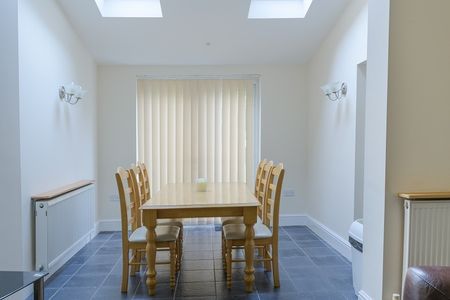 4 Bed Semi-Detached House, Finchley Road, M14 - Photo 5