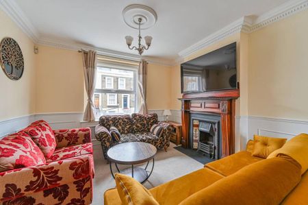 3 bedroom maisonette to rent - Photo 2