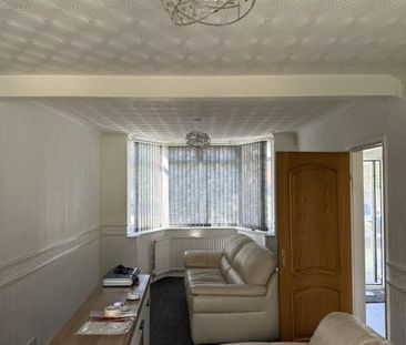 3 bedroom semi-detached house to rent - Photo 4