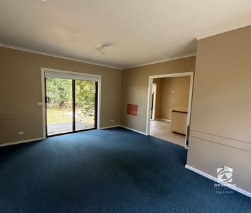 QUIET GARDEN SETTING - Photo 3