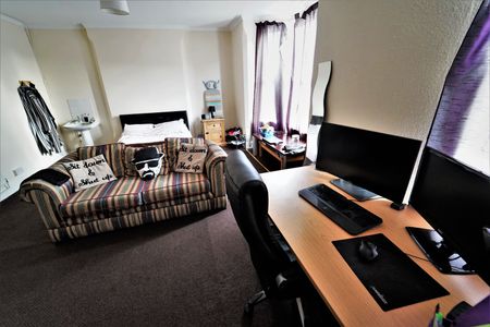 33 Patrick Road, NG2 7QE, NOTTINGHAM - Photo 5