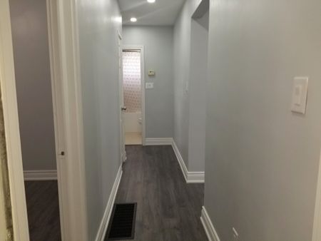 For Lease - 1033 Centre Street, Whitby, Ontario - Photo 3