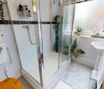 3 bedroom flat to rent - Photo 5