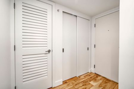 3460 Peel Street - Photo 2