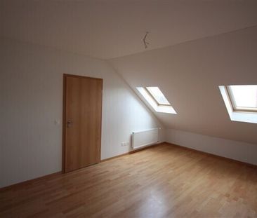 Appartement mansardé moderne, lumineux et spacieux - Photo 6