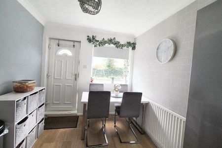 2 bedroom semi-detached house to rent - Photo 2
