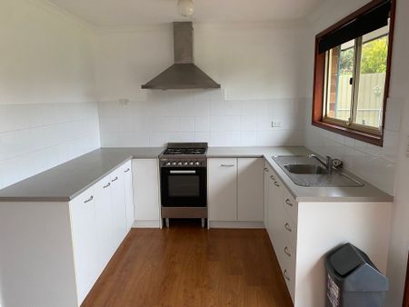 Well Presented Family Home - Photo 2