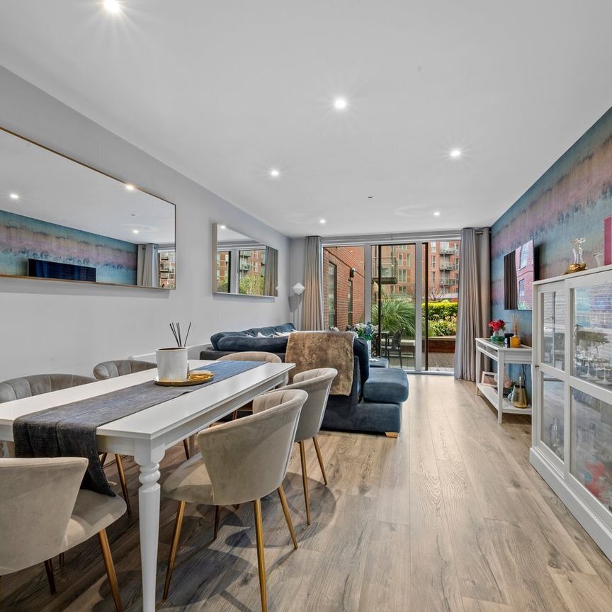 The Heart, Walton-on-Thames, KT12 - Photo 1