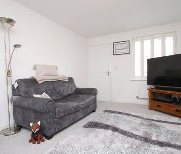 3 bedroom detached house to rent - Photo 3