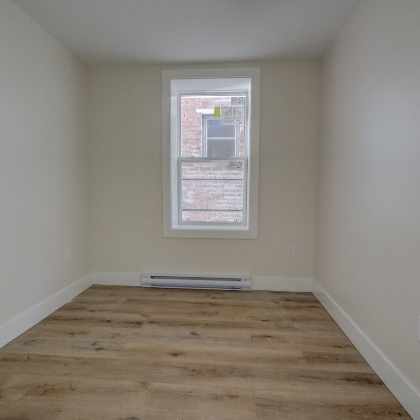 For Lease - 22 Grant Avenue Unit# 3, Hamilton, Ontario - Photo 1