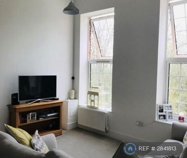 2 bedroom flat to rent - Photo 2