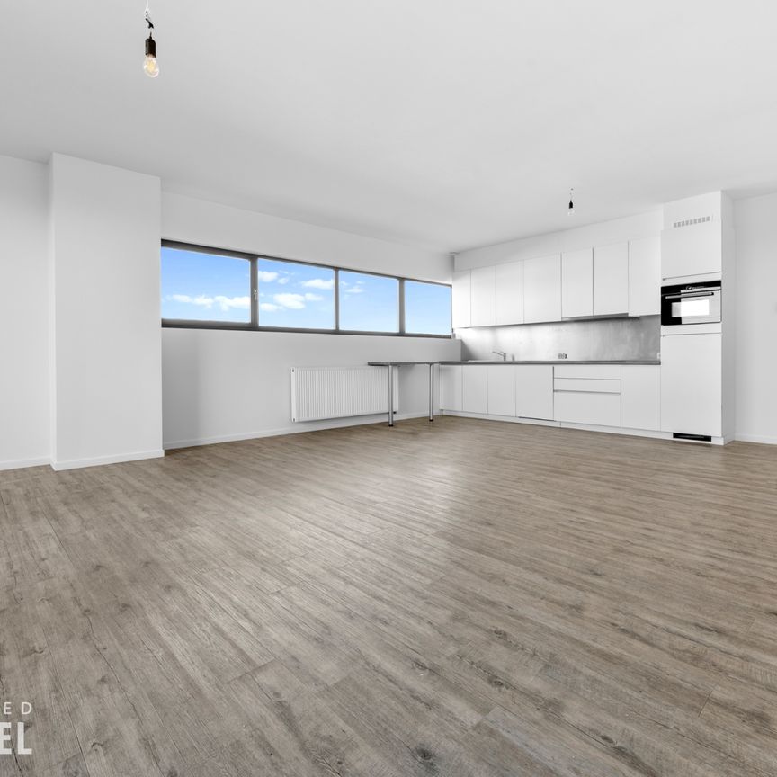 Instapklaar en energiezuinig appartement met ruim terras! - Photo 1