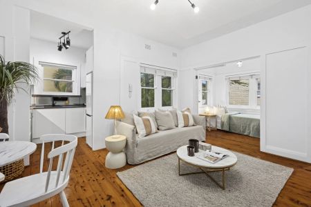 Private lifestyle apartment in central setting - Photo 5