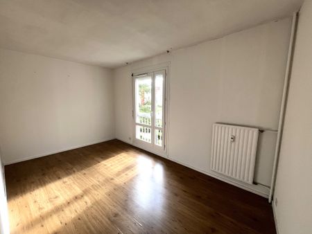 Location Appartement 4 pièces 89m² LE PETIT QUEVILLY 76140 - Photo 5
