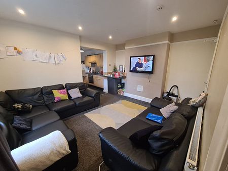 5 Bed - 20 Grove Gardens, Headingley, Leeds - LS6 4EG - Student - Photo 5