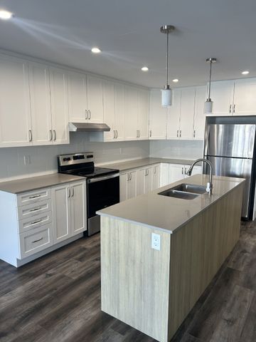 342 Shakespeare Street - 2 - Photo 3