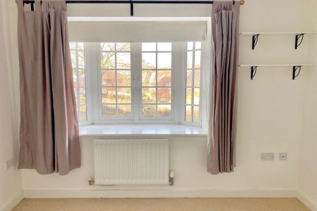 Scarlett Avenue - Photo 3