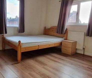 6 bedroom terraced house to rent - Photo 4