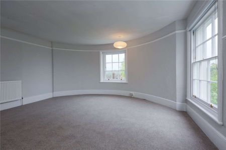 Duplex apartment in stunning Grade II listed building in central Tunbridge Wells location - Photo 2