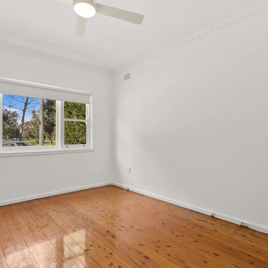 Charming 3 Bedroom Home in Prime Beverley Park Location - Photo 1