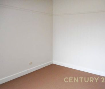 Comfortable Living in Central Dandenong - Photo 6