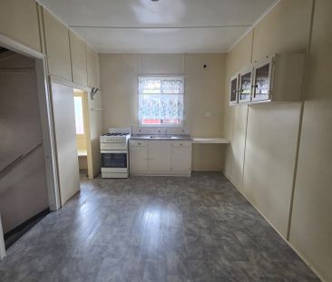 98 Boundary Street, Walkervale QLD 4670 - House For Rent - $495 | D... - Photo 4