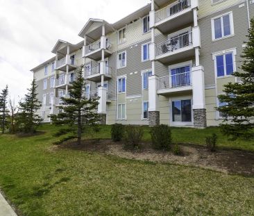 Newly refurbished kitchen, 2bed + 2 full bath w/ underground heated... - Photo 1