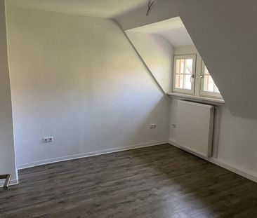 Individuelle 3-Zimmer-Dachgeschosswohnung in guter Wohnlage - Photo 1