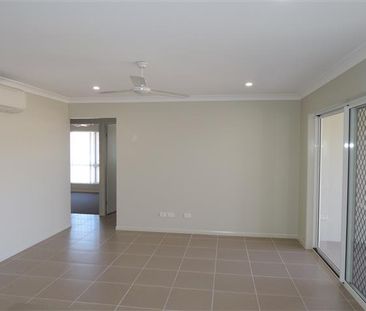 MODERN 4 BEDROOM 2 BATHROOM FAMILY HOME - Photo 1