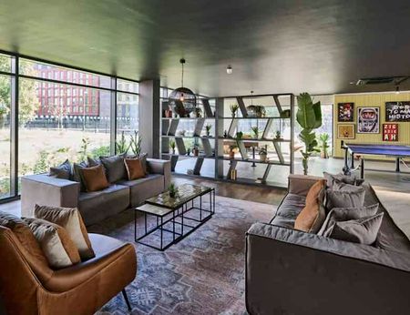 Studio Bronze - Photo 2