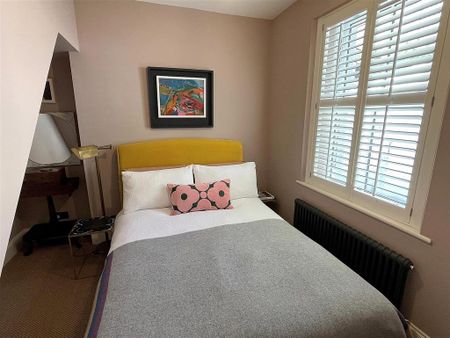 4 bedroom terraced house to rent - Photo 3