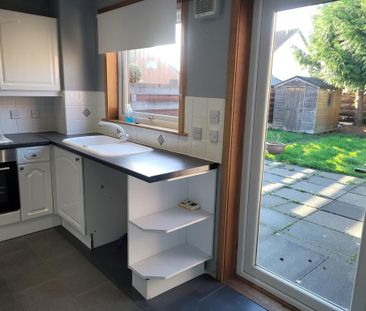 2 bedroom semi-detached house to rent - Photo 2