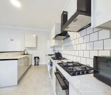 1 bedroom in a house share to rent - Photo 6