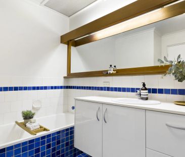 Terrace style living with Harbour Bridge views - Photo 6