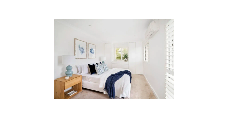 Stylish Townhouse with Private Garden and Double Garage - Photo 2