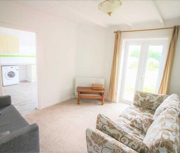 4 bedroom semi-detached house to rent - Photo 4