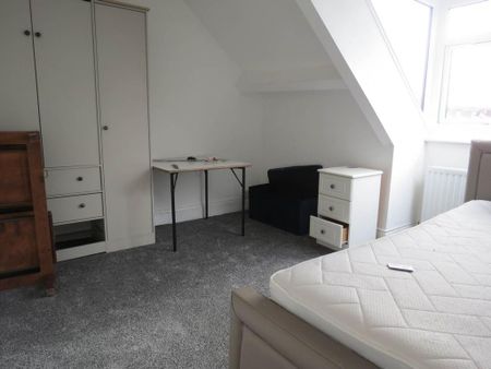 4 bedroom maisonette to rent - Photo 3