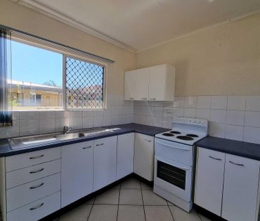 TWO BEDROOM TWO BATHROOM UNIT - CLOSE TO TOWN! - Photo 6