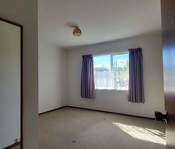 Cozy 2 bedroom unit will sunroom - Photo 4