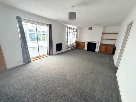 5 bedroom semi-detached house to rent - Photo 2