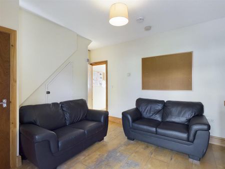 3 bedroom terraced house to rent - Photo 2