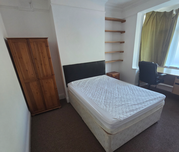 5 Bed Student Accommodation - Photo 6