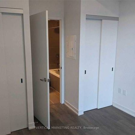 INCREDIBLE VALUE HARBOURFRONT 1 BED CONDO - Photo 1