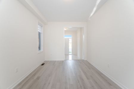 For Lease - 1460 Rose Way, Milton, Ontario - Photo 2