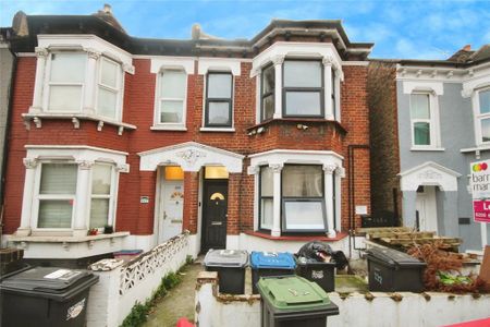 3 bedroom apartment to rent - Photo 2