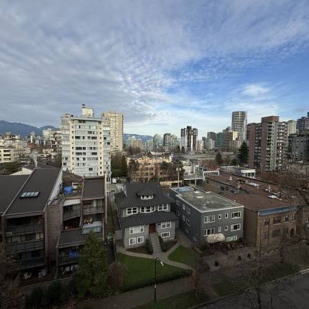 1 Bed 1 Bath Near Downtown, English Bay Sunset Beach, Stanley Park - Photo 3