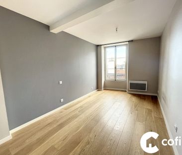 Grand appartement rénové en centre-ville - Photo 3