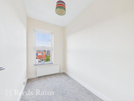 3 bedroom terraced house to rent - Photo 5