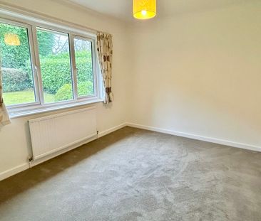 3 bedroom Spacious Three Bedroom Property to rent - Photo 3