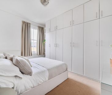 3 bedroom flat to rent - Photo 4